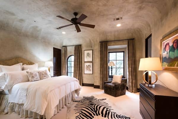 レディー・ガガのスーパーボウル御殿 22億円豪邸 AirBnB