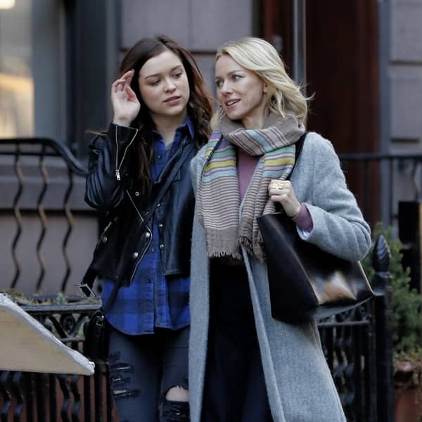 ドラマ『ジプシー』 Gypsy ナオミ・ワッツとソフィ・クックソンのキスシーン撮影