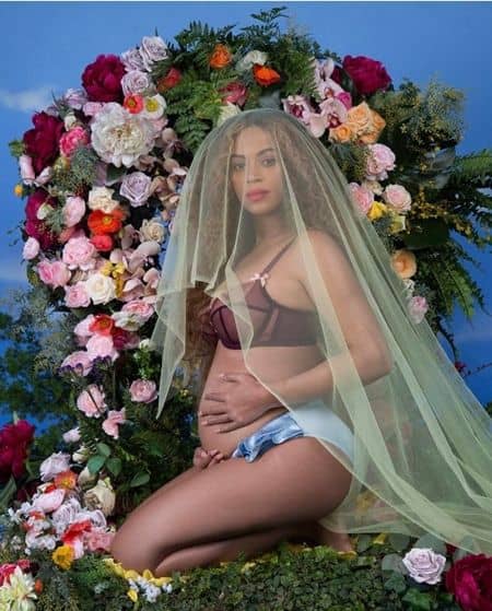 ビヨンセ　Beyonce　妊娠発表　マタニティフォト　双子　美しい　インスタグラム　グラミー賞　出演　コーチェラ　おめでた