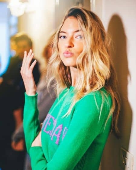 マーサ・ハント　Martha Hunt　アルベルタ・フェレッティ　Alberta Ferretti　レインボー･ウィークリーセーター　ファッショニスタ　人気　セーター　品薄　おしゃれ　メンズ　ウィメンズ