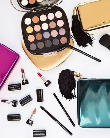 マーク・ジェイコブス・ビューティ　Marc Jacobs Beauty 　レディー・ガガ　Lady Gaga　スーパーボウル　ハーフタイムショー　メイク　コスメ　愛用　9万円　23種類　ジョン・ウェイン　ミュージックビデオ　MV