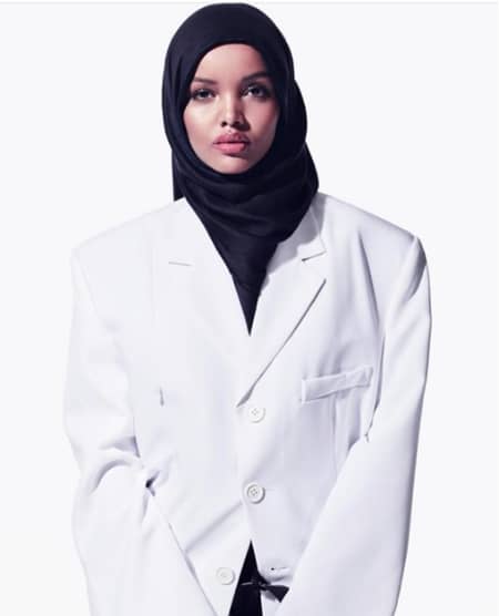 ハリマ・アデン　Halima Aden　モデル　難民　ケニアの難民キャンプ　ミス・ミネソタ　Yeezy　Maxmara　Alberta Ferretti　注目モデル　ランウェイ　ヒジャブ　CR Fashion Book　イスラム教徒