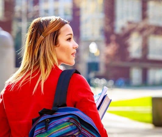 アメリカ大学生の写真 アメリカで子供を持つ大学生が増加