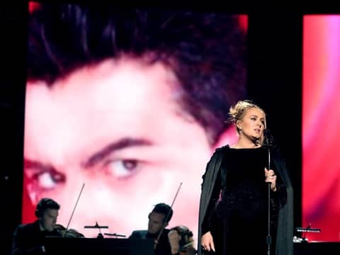 アデル　ジョージ・マイケル　ワム！　追悼　グラミー賞　パフォーマンス　Adele Grammy Wham Tribute George Michael 