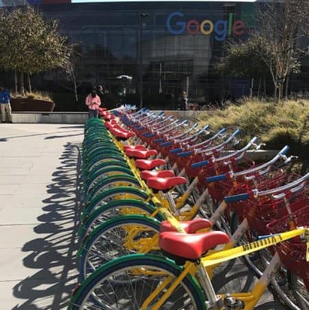 グーグル　Google Googleplex グーグルプレックス　HQ　ヘッドクォーター　自転車　設備