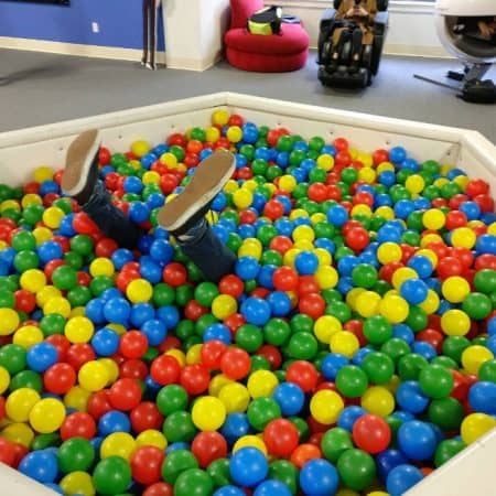 グーグル　Google Googleplex グーグルプレックス　HQ　ヘッドクォーター　ボールプール　設備