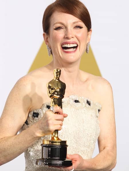 ジュリアン・ムーア　オスカー像　アカデミー賞　Julianne Moore Academy Awards Oscar