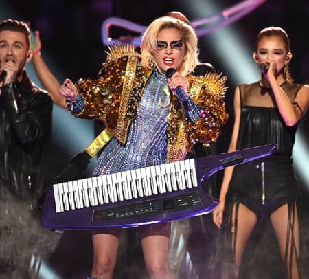 レディー・ガガ スーパーボウル ハーフタイムショー 51回 Lady Gaga Super Bowl Halftime Show Performance