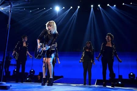 テイラー・スウィフト　スーパーボウル　前夜祭　パフォーマンス　Taylor Swift  Pre Super Bowl Concert Performance