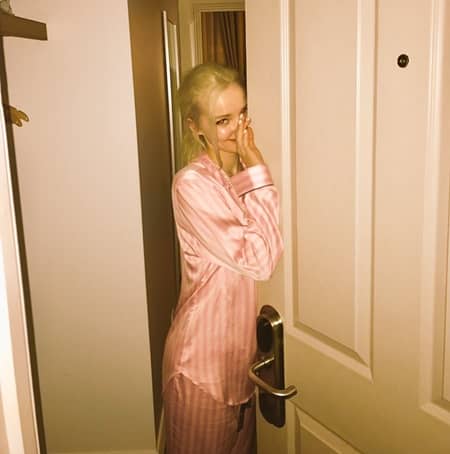 ダヴ・キャメロン　トーマス・ドハーティ　交際　SNS  Dove Cameron Thomas Doherty Movie Discendants Couple ディセンダント
