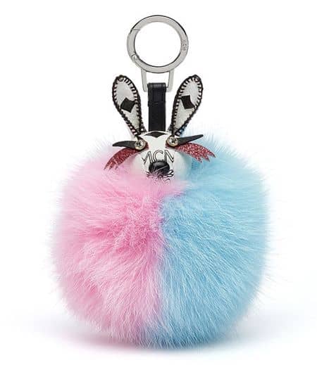 MCM ポップアップストア 表参道 ウサギ バッグ ファー 可愛い メタリック パステル キーホルダー 限定アイテム