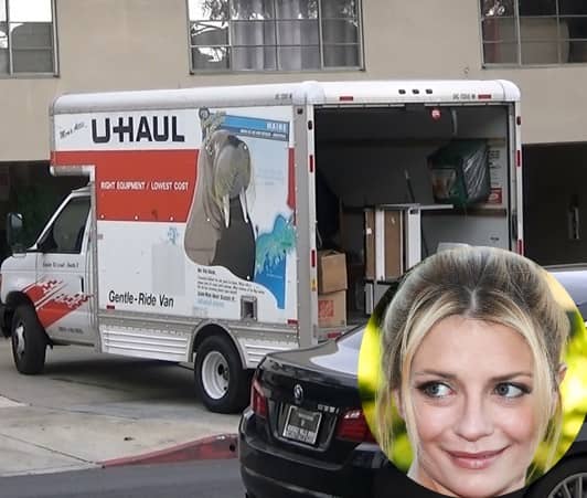 ミーシャ・バートン　引っ越しトラックU-Haulが新居に激突