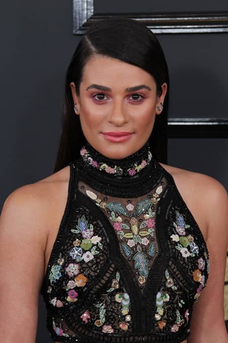 リア・ミシェル　Lea Michele　グラミー賞　レッドカーペット　第59回　2017年　メイク　春色　アイメイク　アイシャドウ　ピンク
