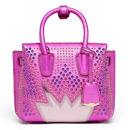 MCM ポップアップストア 表参道 ウサギ バッグ ファー 可愛い メタリック パステル キーホルダー 限定アイテム