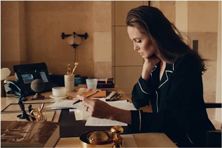 アンジェリーナ・ジョリー Angelina Jolie ゲラン Guerlain 離婚後初めての広告 収入は全て寄付 慈善団体 香水 フレグランス モンゲラン オーデパルファン
