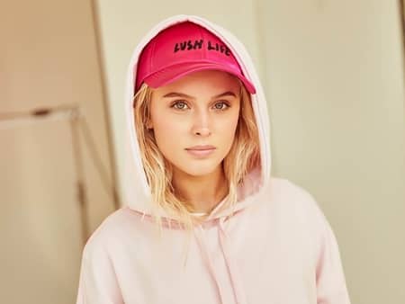 ザラ・ラーソン　Zara Larsson　H&M　コラボ　コレクション　5月18日発売　ソーグッド　アルバム　サマーソニック　来日