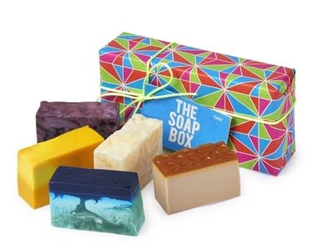 ラッシュ　Lush　ギフトボックス　2月15日発売　カラフル　可愛い　ホワイトデー　限定　石鹸　プレゼント　おすすめ