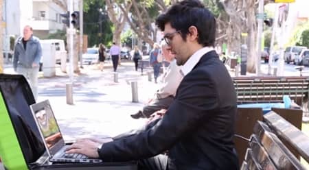 フグ FUGU スーツケース 座れる 棚 大きさ 自由自在 軽い 充電できる 衣装ハンガー ポータブテーブル