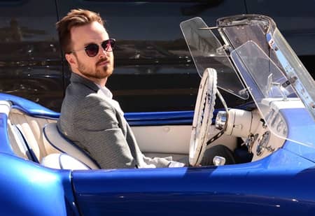 アーロン・ポール　Aaron Paul　ドラマ『ブレイキング・バッド』ジェシー・ピンクマン役　シェルビー・コブラのオープンカー