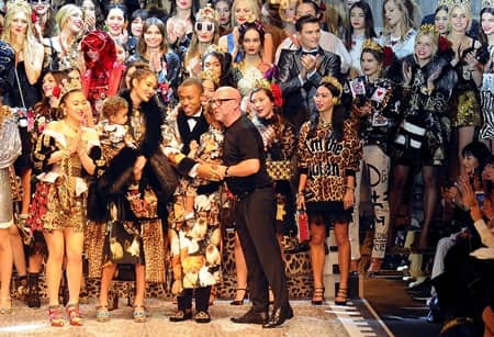 ドルチェ＆ガッバーナ　Dolce＆Gabbana 　ミラノファッションウィーク　コレクション　多様性　人種　職業　バラバラ　家族　