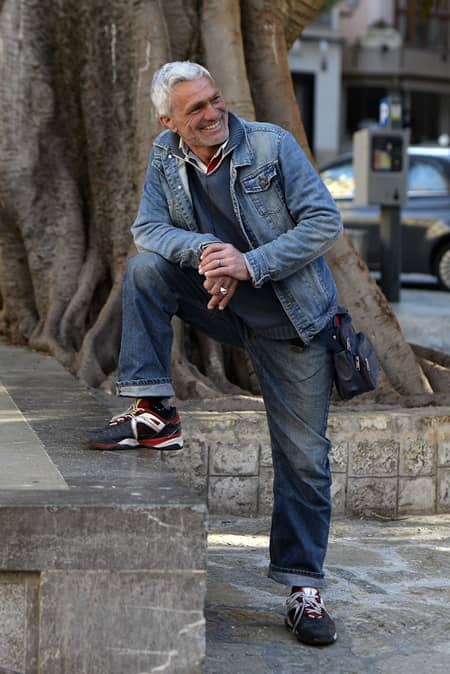 ホームレス男性のジョージ・クルーニー風イメチェン　スペイン マヨルカ島　La Salvajería Jose Antonio