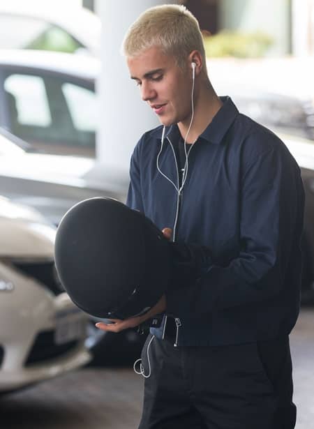 ジャスティン・ビーバー　オーストラリア　パース　ハーレーダビッドソン乗車写真