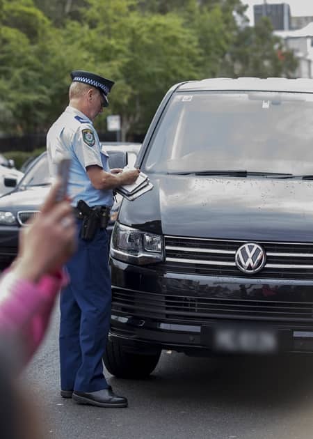 ジャスティン・ビーバー オーストラリア 警察 違反切符