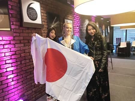 ザラ・ラーソン　Zara Larsson アルバム『ソー・グッド』発売記念ロンドンファンイベント