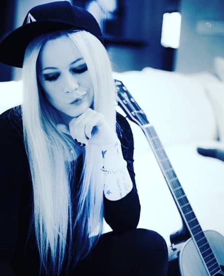 アヴリル・ラヴィーン Avril Lagvigne ニューアルバム New Album Release