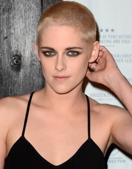 クリステン・スチュワート　パーソナルショッパー　映画　坊主　イメチェン　Kristen Stewart Shaved Head Movie Personal Shopper 