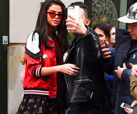 セレーナ・ゴメス　ファン　写真　セルフィー　Selena Gomez Fan Selfie