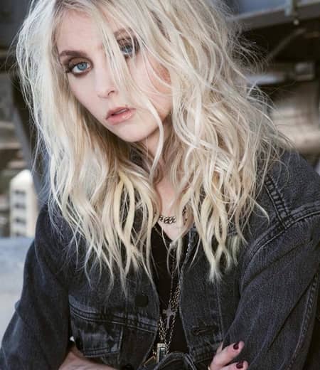 テイラー・モムセン　ゴシップガール　プリティ・レックレス　バンド　Taylor Momsen  Gossip Girl The Pretty Reckless