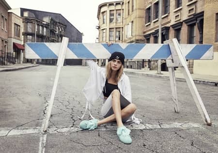 カーラ・デルヴィーニュ Cara Delevingne プーマ Puma アンバサダー スニーカー スウェードハート パステルカラー 太めリボン 可愛い 海外 靴