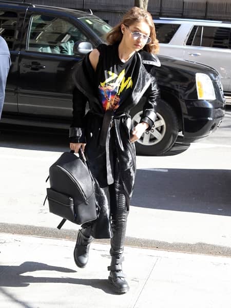 ジジ・ハディッド Gigi Hadid  ドクター・マーチン Dr. Martens 新作 履きまわし 日本でも買える ブーツ アンクルブーツ ベルクロ