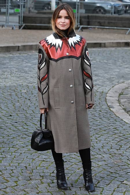ミロスラヴァ・デュマ　Miroslava Duma　ミュウミュウ　Miu Miu　パリファッションウィーク　ストリート　スナップ　セレブ　フロントロウ　お手本　海外　2017年秋冬コレクション