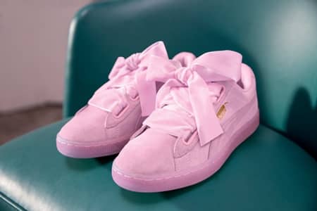 カーラ・デルヴィーニュ Cara Delevingne プーマ Puma アンバサダー スニーカー スウェードハート パステルカラー 太めリボン 可愛い 海外 靴